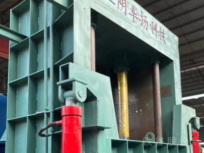 江陰產250噸立式打包機，包塊1.1?1.6米圖5