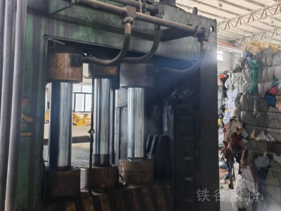 低價處理800噸圣博龍門剪。八米料箱。倆米刀口圖2