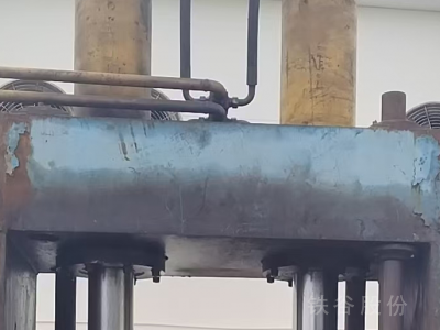 300噸立式打包機，1.5*80，兩臺24電機，帶油低價出售圖2