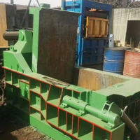 一臺(tái)料箱1.8*2米，包塊40的華宏打包機(jī)